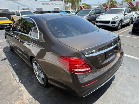 Used 2017 Mercedes-Benz E 300 4MATIC image 7