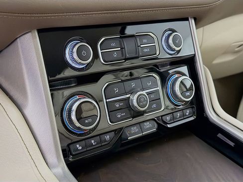 Used 2022 GMC Yukon Denali image 19