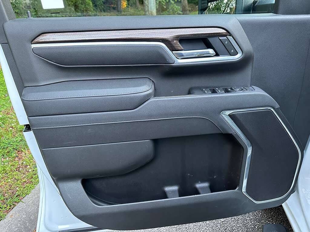 Used 2025 Chevrolet Silverado 2500 LT w/ Convenience Package AWD/4WD image 10