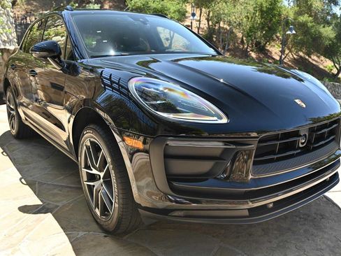 Used 2024 Porsche Macan AWD/4WD image 13