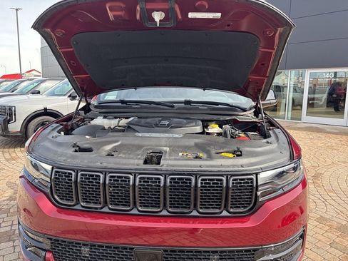 Used 2024 Jeep Wagoneer Series II image 33