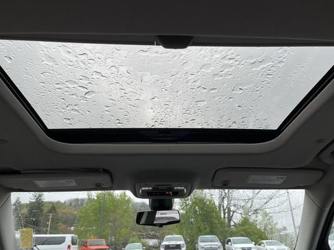 Used 2018 Chevrolet Traverse LT w/ LPO, Floor Liner Package AWD/4WD image 17