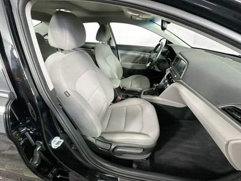 Used 2019 Hyundai Elantra Value Edition FWD image 28
