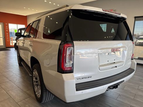 Used 2018 GMC Yukon SLT w/ Premium Edition image 10