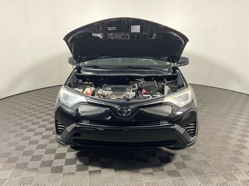 Used 2018 Toyota RAV4 LE w/ Carpet Mat Package AWD/4WD image 7