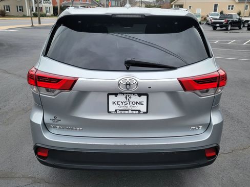 Used 2019 Toyota Highlander XLE image 6