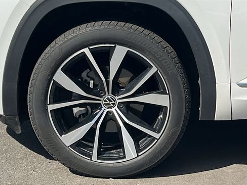 Certified 2024 Volkswagen Atlas SEL Premium R-Line AWD/4WD image 9