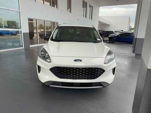 Certified 2022 Ford Escape SE FWD image 3