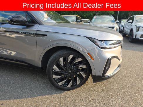Used 2024 Lincoln Nautilus Reserve w/ Equipment Group 202A AWD/4WD image 3