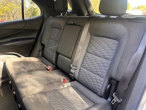 Used 2018 Chevrolet Equinox LT image 15