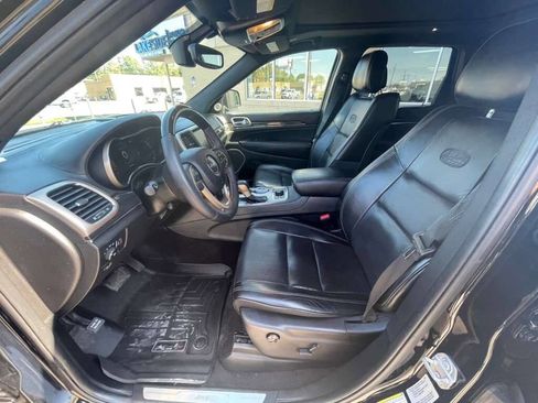 Used 2017 Jeep Grand Cherokee Overland image 11