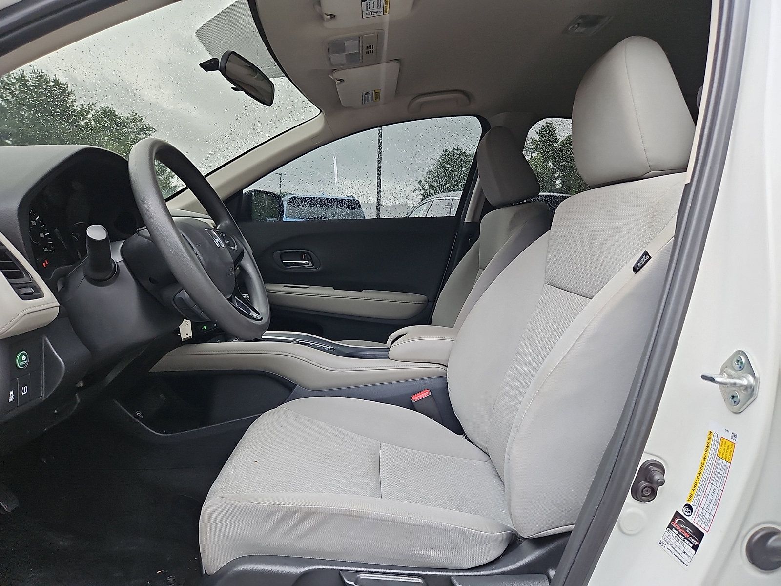 Used 2022 Honda HR-V LX image 9