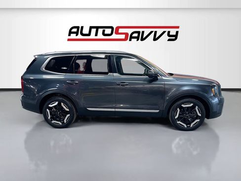 Used 2023 Kia Telluride S w/ S Sunroof Package image 8