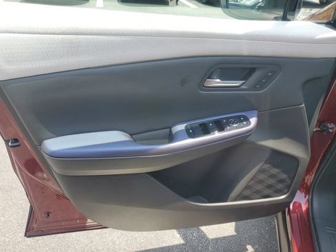 Certified 2026 Nissan Leaf Platinum+ w/ Floor Mat Package (Platinum+) FWD image 13