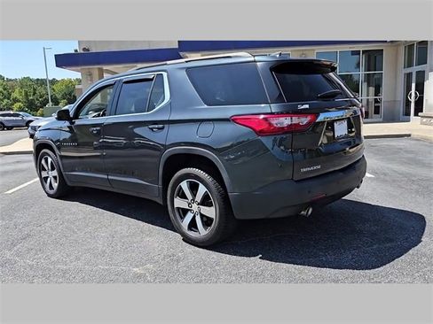 Used 2020 Chevrolet Traverse LT w/ LT Premium Package image 40