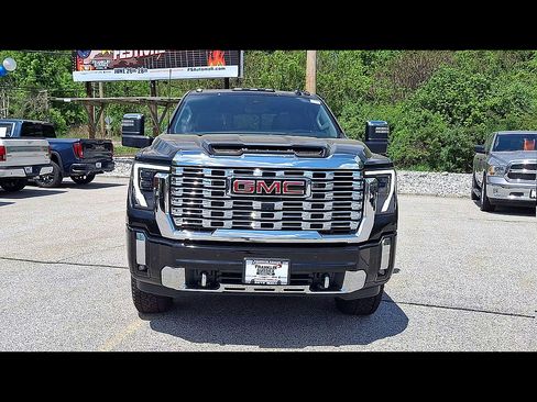 Used 2024 GMC Sierra 2500 Denali w/ Denali Reserve Package AWD/4WD image 3