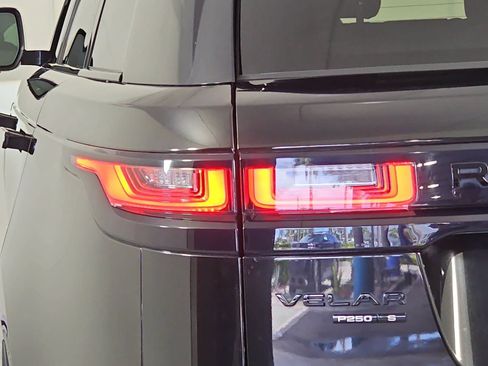 Used 2020 Land Rover Range Rover Velar S AWD/4WD image 32