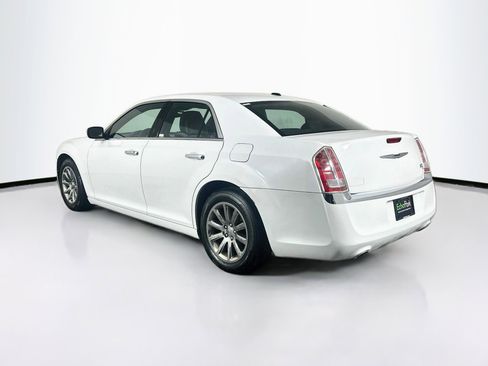 Used 2014 Chrysler 300 C RWD image 5