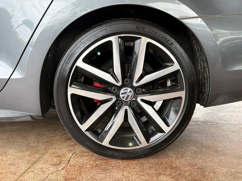 Used 2014 Volkswagen Jetta GLI FWD image 22
