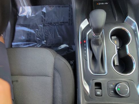 Used 2023 Chevrolet Traverse LT FWD image 21