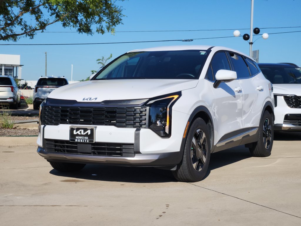 New 2026 Kia Sportage LX FWD image 2