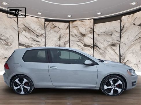 Used 2016 Volkswagen Golf S FWD image 4