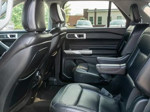 Used 2020 Ford Explorer XLT w/ Equipment Group 202A AWD/4WD image 11