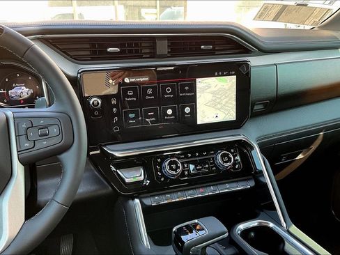 New 2025 GMC Sierra 1500 Denali image 7