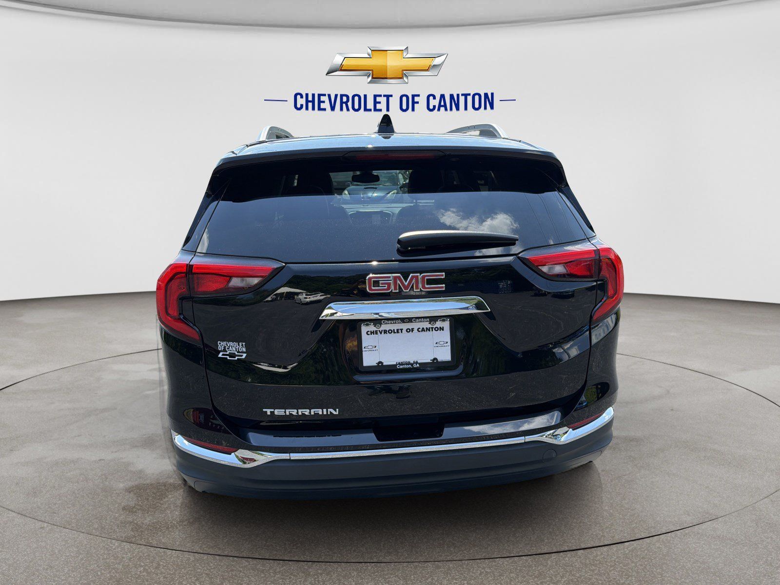 Used 2021 GMC Terrain SLT w/ Infotainment Package II FWD image 6