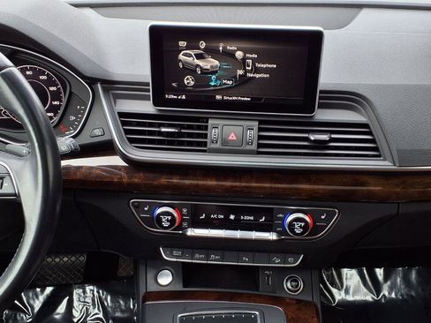 Used 2018 Audi Q5 2.0T Premium Plus w/ Premium Plus Package image 15