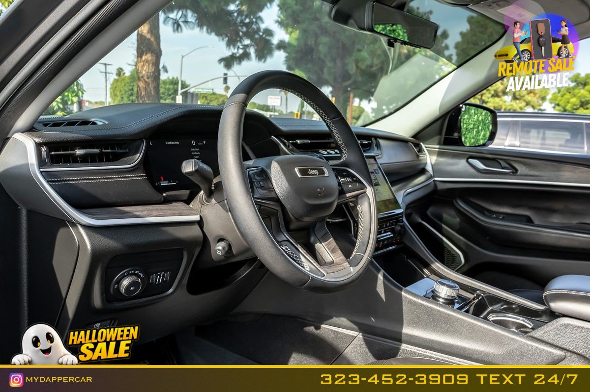 Used 2023 Jeep Grand Cherokee Limited w/ Luxury Tech Group II RWD image 10