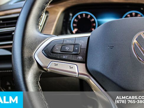 Used 2025 Volkswagen Atlas SE image 29