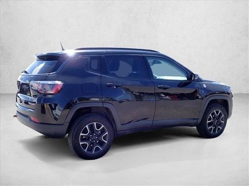 Used 2019 Jeep Compass Trailhawk AWD/4WD image 3