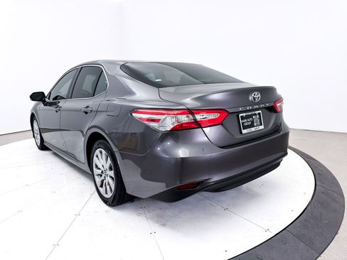 Used 2018 Toyota Camry LE w/ Convenience Package image 12