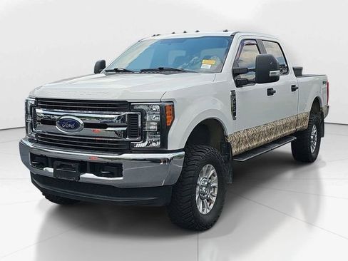 Used 2019 Ford F250 XL w/ STX Appearance Package AWD/4WD image 7