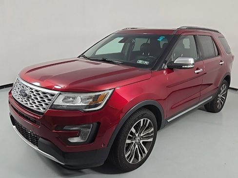 Used 2017 Ford Explorer Platinum image 3