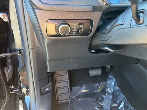 Used 2025 Ford Escape ST-Line image 21