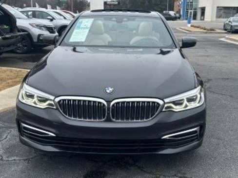 Used 2020 BMW 530i w/ Premium Package image 2