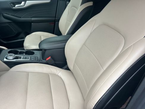 Used 2022 Ford Escape SEL image 14