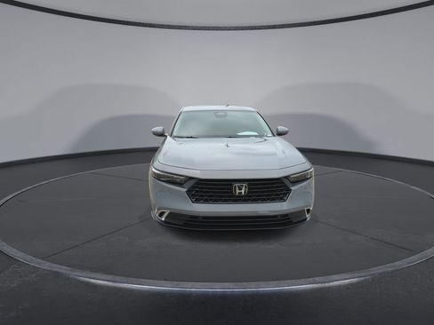 Used 2023 Honda Accord Touring image 3
