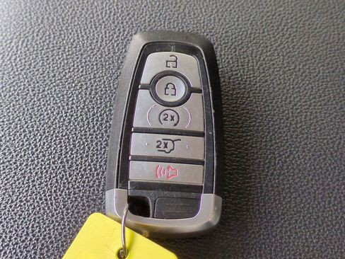 Certified 2024 Ford Expedition XLT image 34