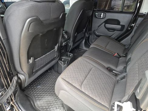 Used 2024 Jeep Gladiator Mojave w/ Safety Group AWD/4WD image 14