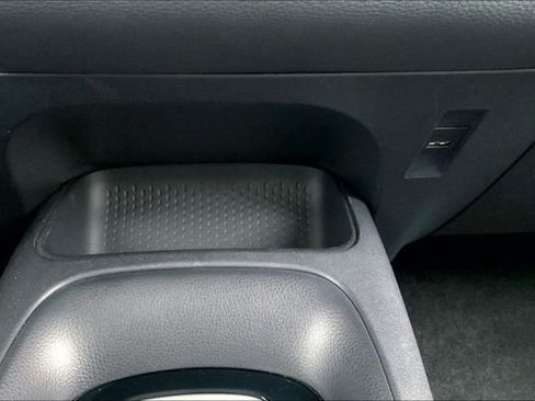 Used 2022 Toyota Corolla LE w/ LE Convenience Package image 32