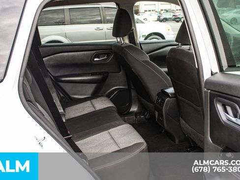 Used 2025 Nissan Rogue SV image 18