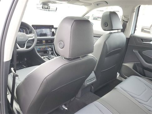 New 2025 Volkswagen Jetta SEL image 10