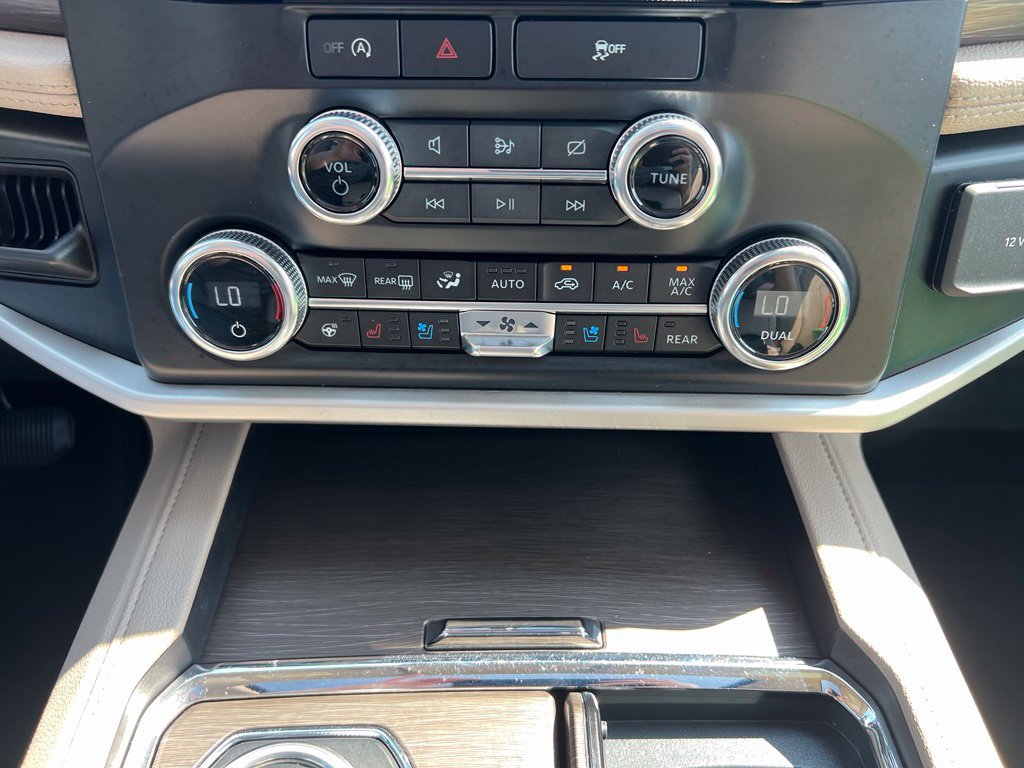 Used 2024 Ford Expedition Max Limited AWD/4WD image 31