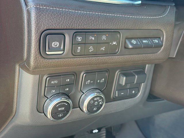 Used 2024 GMC Yukon XL Denali w/ Denali Reserve Package AWD/4WD image 14