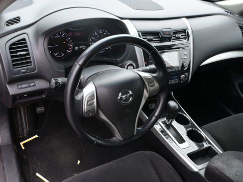 Used 2013 Nissan Altima 2.5 SV image 11