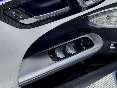 Used 2025 Mercedes-Benz C 300 4MATIC Sedan image 19