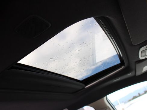 Certified 2023 Toyota Sienna Platinum image 22